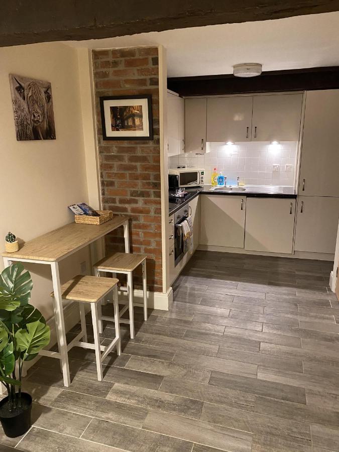 Cosy Riverside Apartment - Free Parking York Eksteriør billede