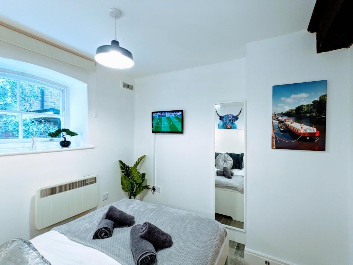 Cosy Riverside Apartment - Free Parking York Eksteriør billede